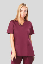 Bluza medyczna damska, 2 kieszenie, Uniformix Club, taliowana, bordowa. CM1001